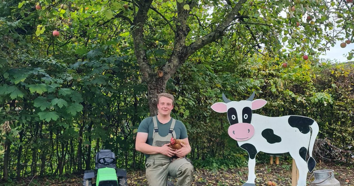 Landwirt Cedric Rieken lädt Grundschüler aus Neuengörs auf seinen ...